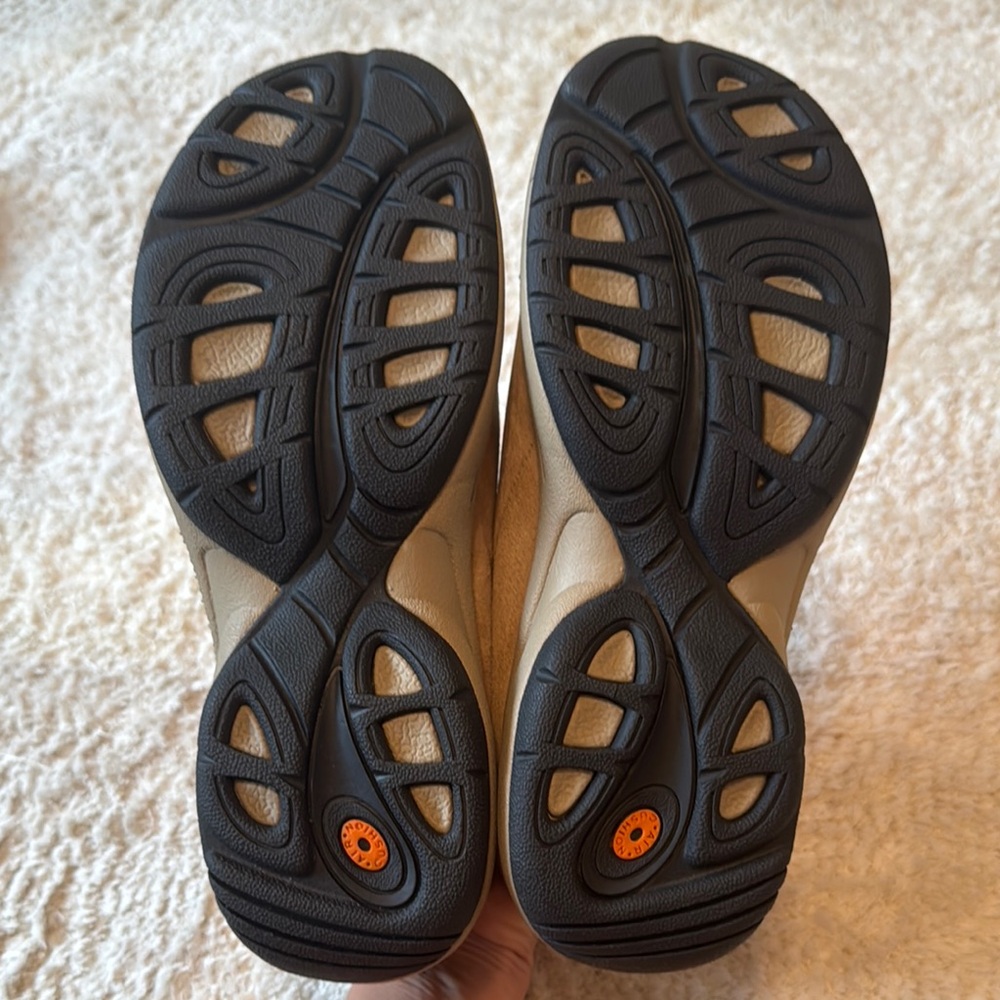 Women’s Tan Slip-On Shoes - Picture 4 of 7